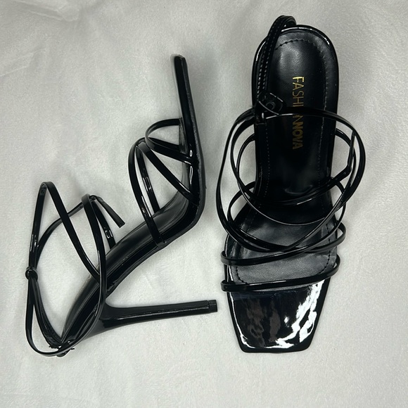 Black high heels - Picture 1 of 1